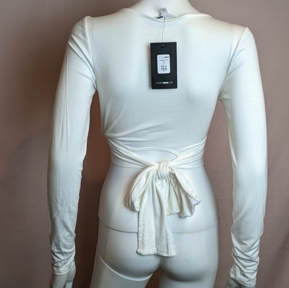 Fashion Nova Off White Long Sleeve V Neck Crossing Paths Crop Top size Medium - Picture 3 of 6